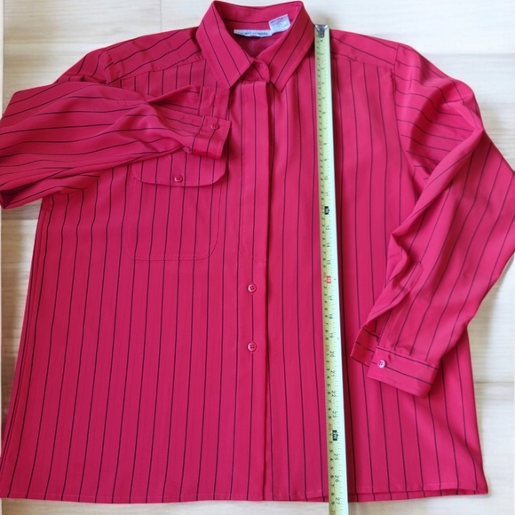 REGINA PORTER Vingtage Pinstripe Button Down Long Sleeve Blouse - Picture 8 of 8